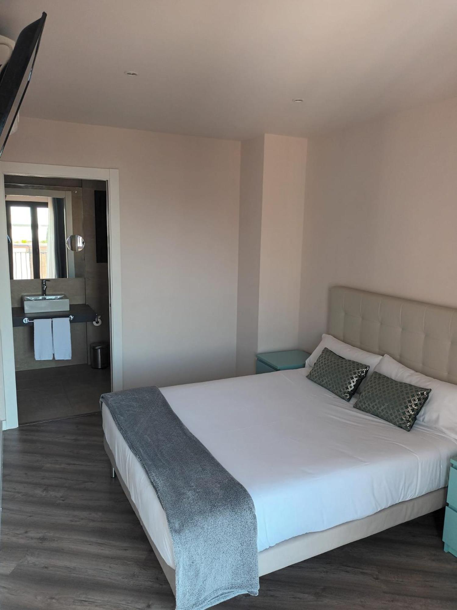 Hotel Monegal Barcelona Quarto foto